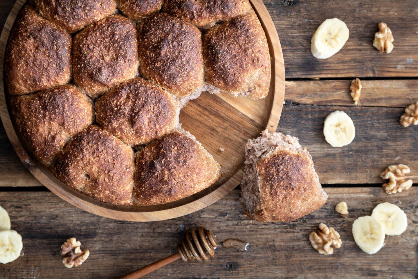 Grovt brytebrød med banan og valnøtt