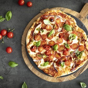 Caprese pizza