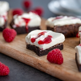 Brownie med ostekrem